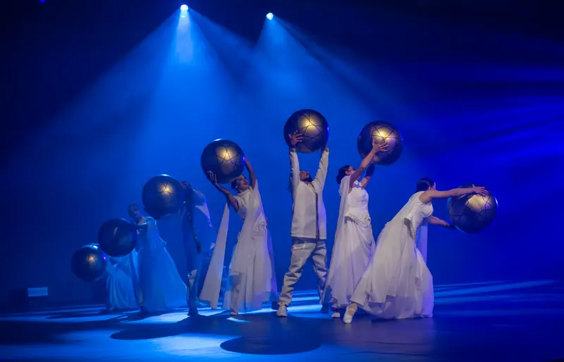 Globe props on the LED floor